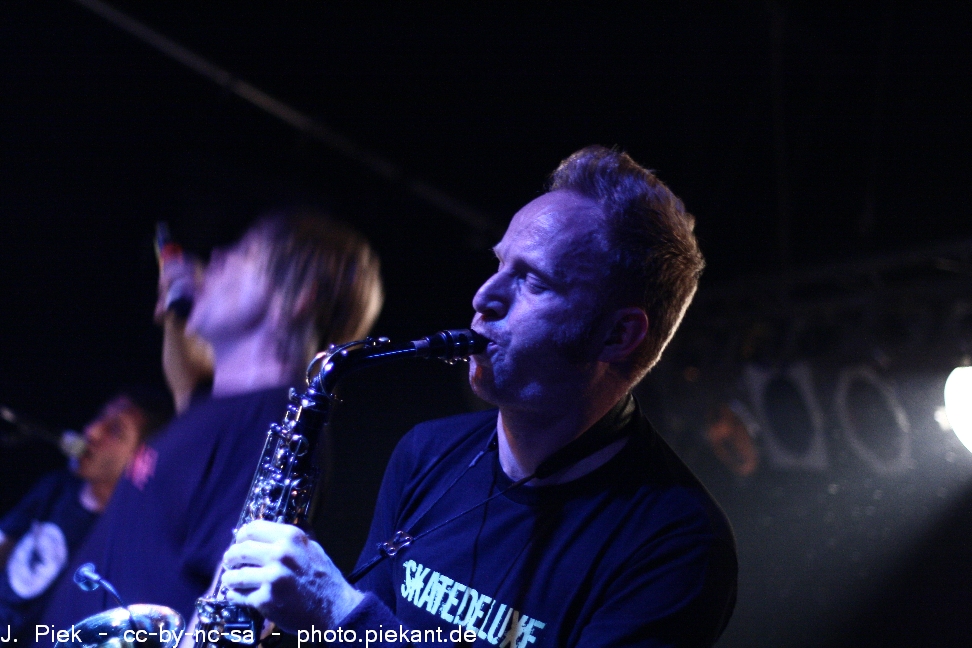 DED02.05.12Cologne low 09