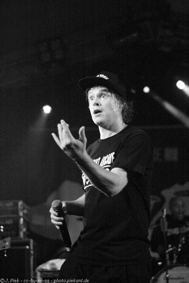 20120908 DEDHalle low 50