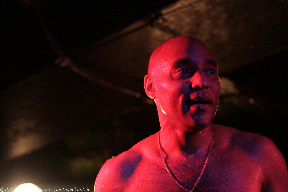 20120828 DED London low 35