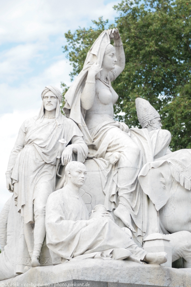 20120827 London Day2pt2 low 55