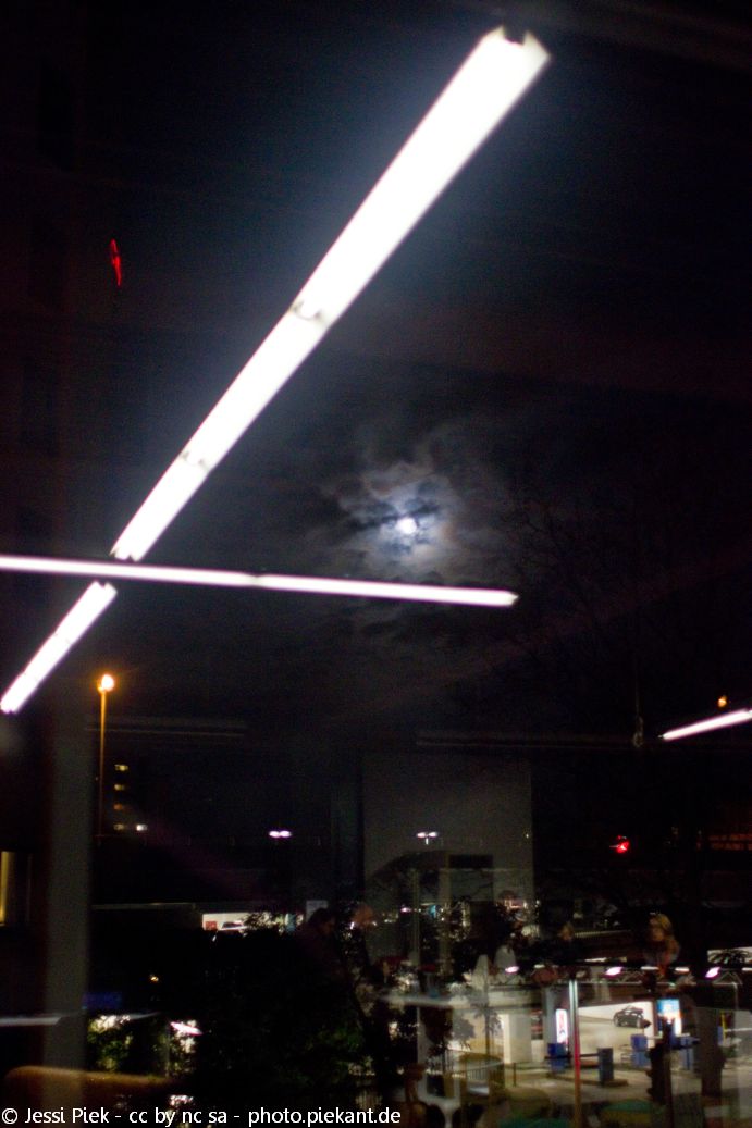 2013 10 18 PengFestival low 07